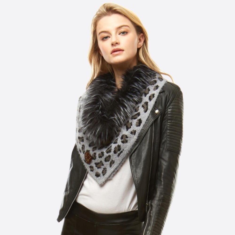 Leopard Print Knit Scarf/Shawl With Faux Fur